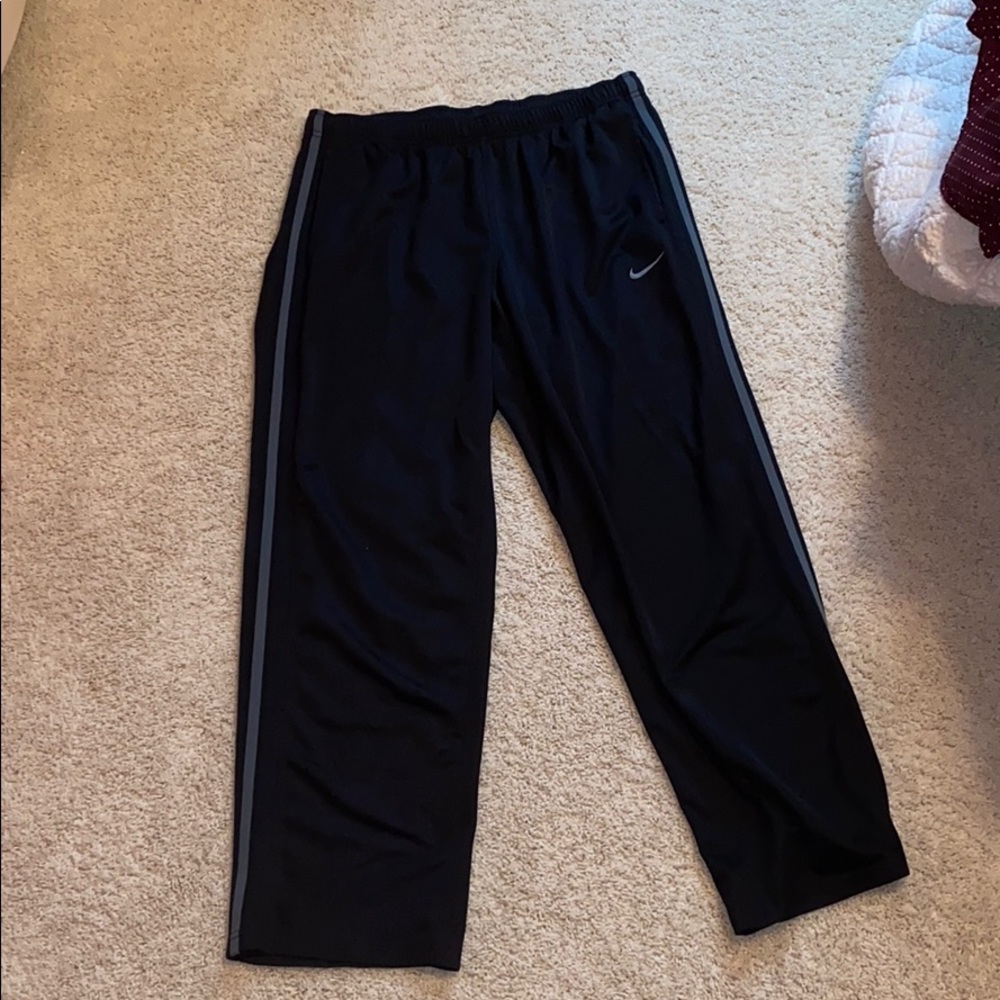 NIKE Sweatpants